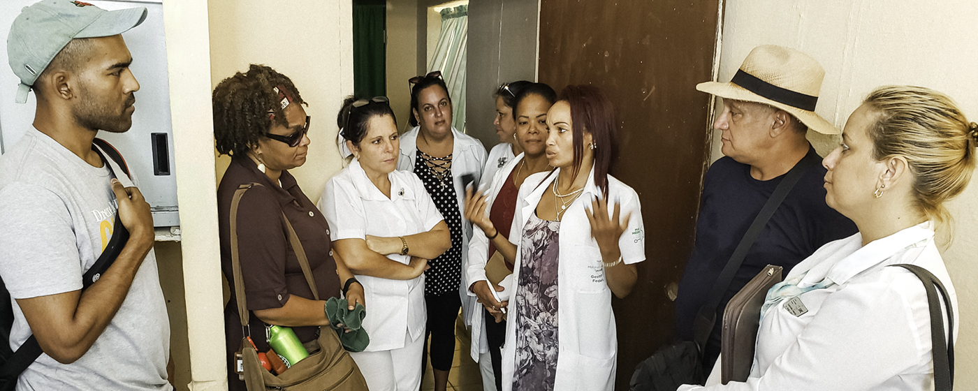 Students and Faculty visit a community doctor's office